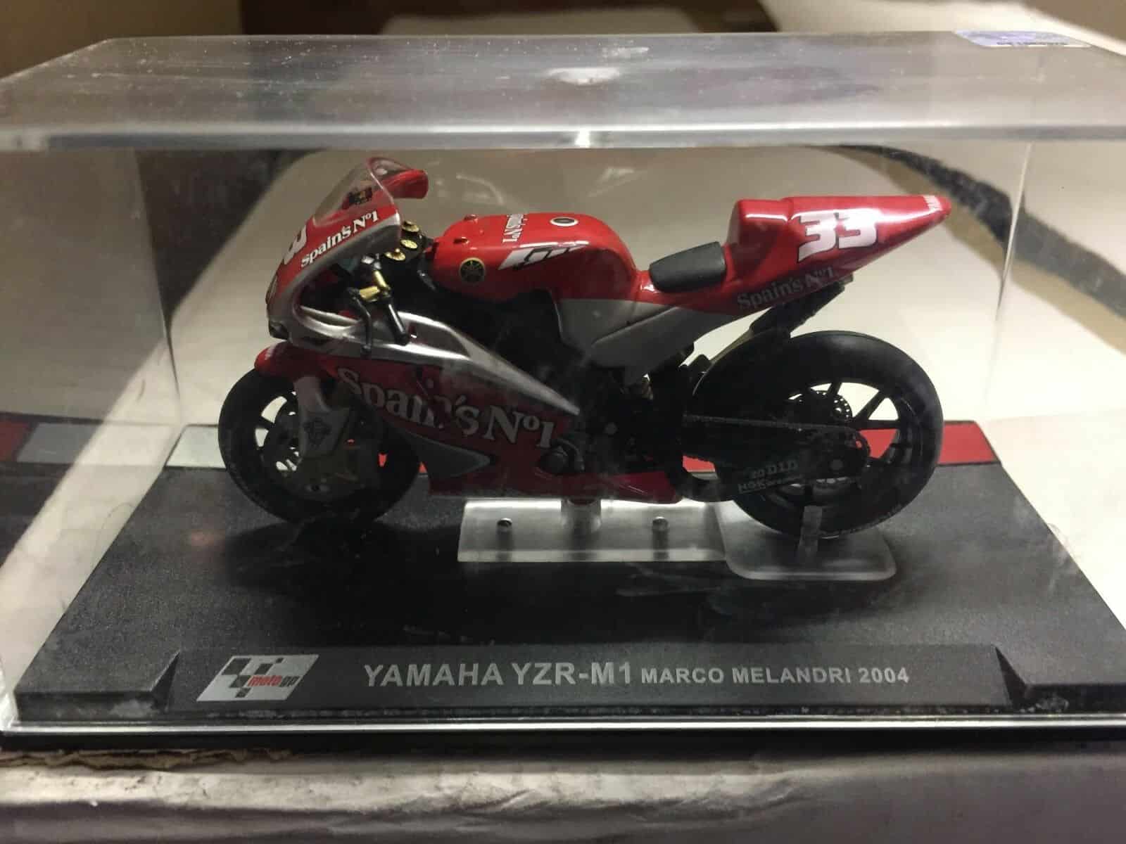 The cast 1/24 Moto KTM LC8 Duke Action Figure